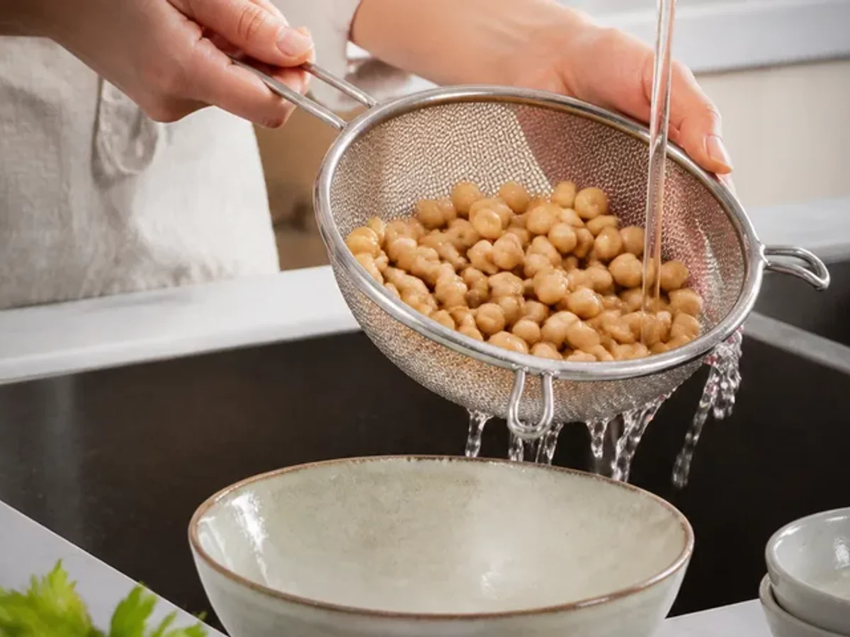 Rinse and drain the chickpeas