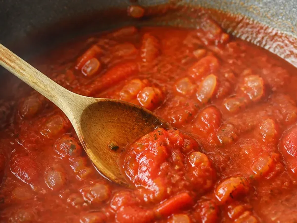 Préparer la sauce tomate
